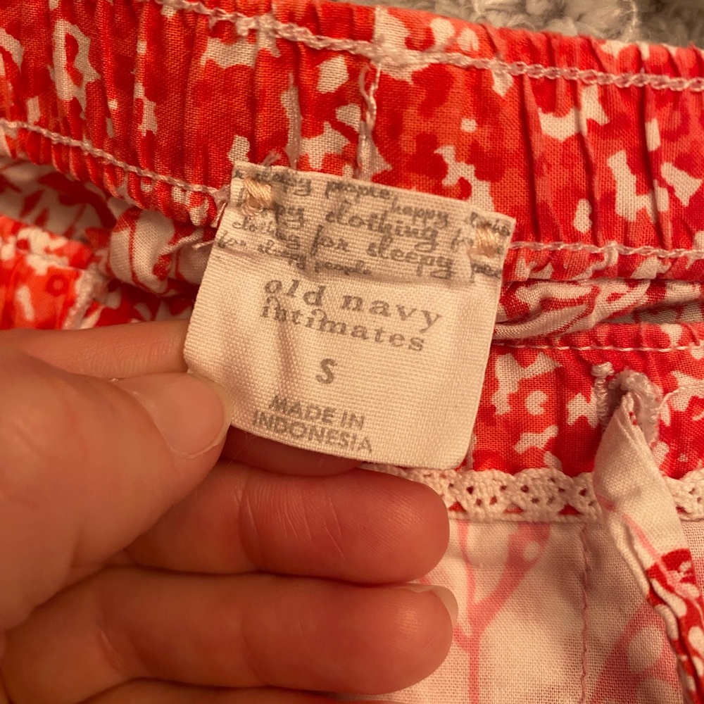Women’s Old Navy Valentine’s Day pajama pants